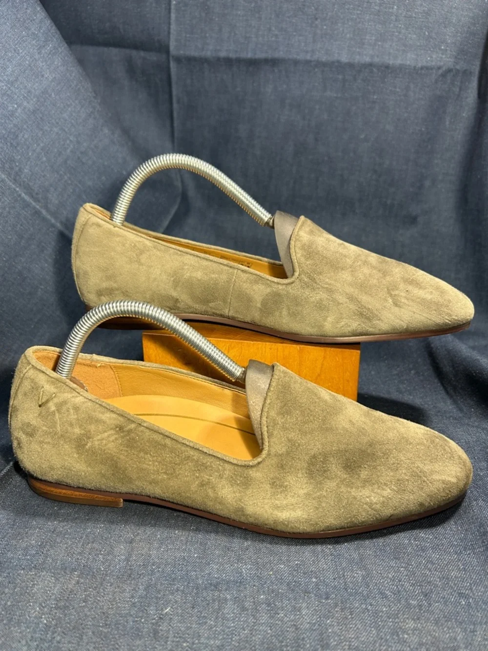 Vionic leather loafers almost NEW